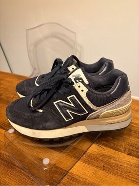New Balance Navy 574